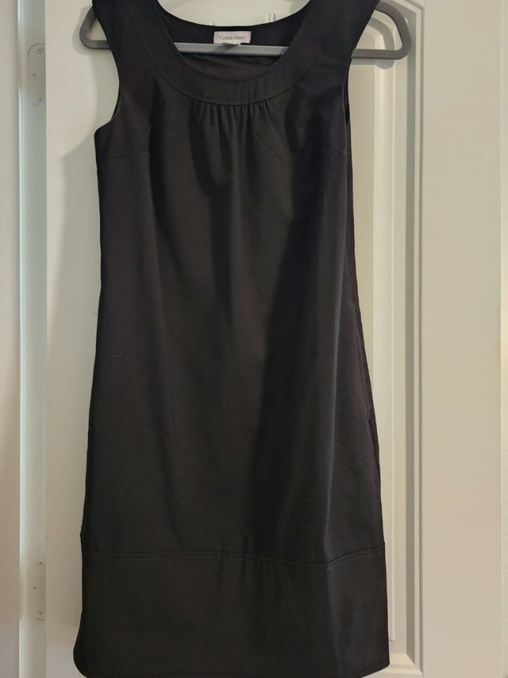 Calvin Klein Black Sleeveless Scoop Neck Pleated Career Shift Dress Size 2